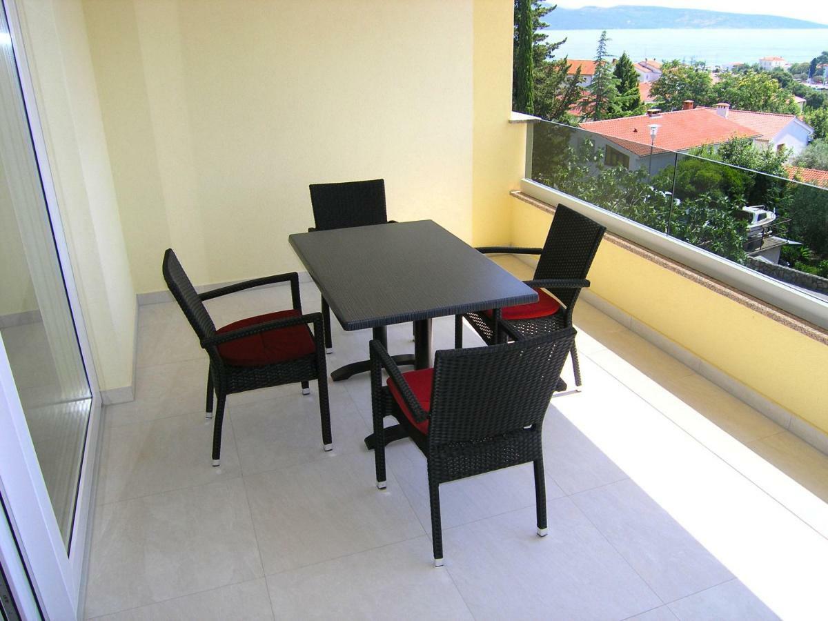Apartmani Krajinovic Krk Town Exterior photo