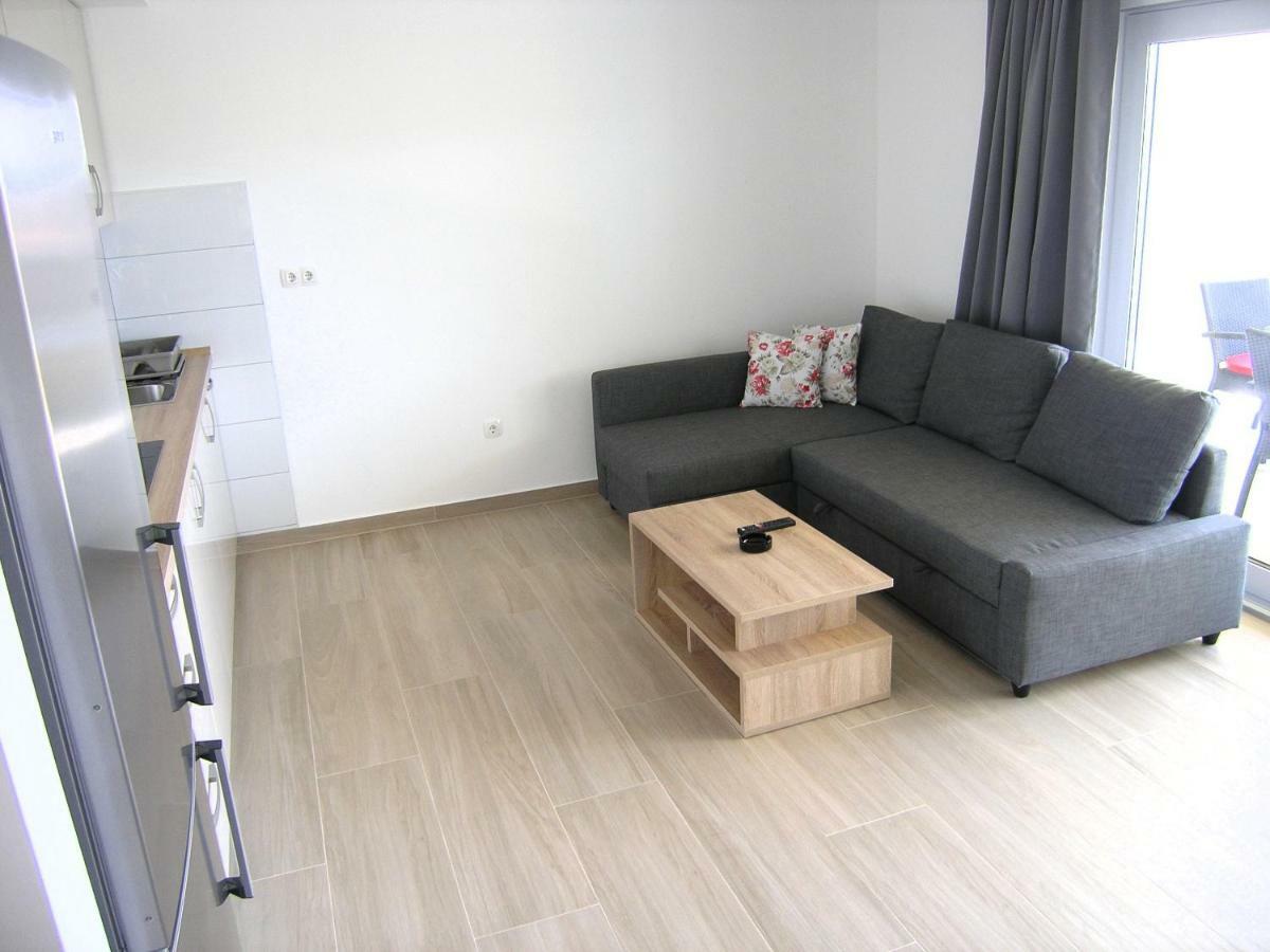 Apartmani Krajinovic Krk Town Exterior photo