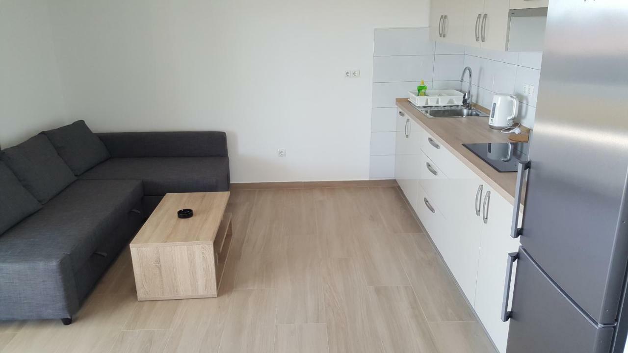 Apartmani Krajinovic Krk Town Exterior photo